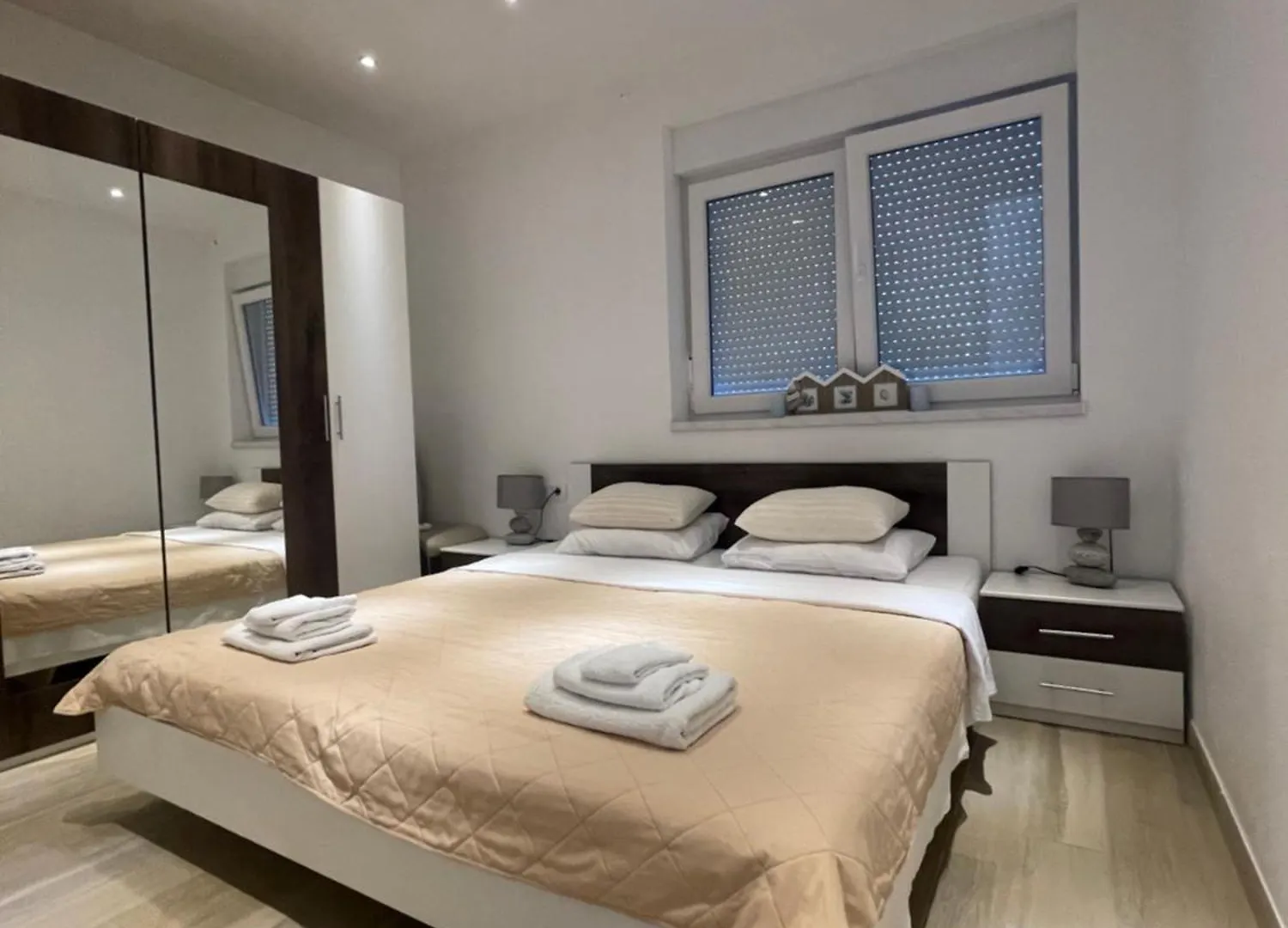Dejablue Apartments Opric