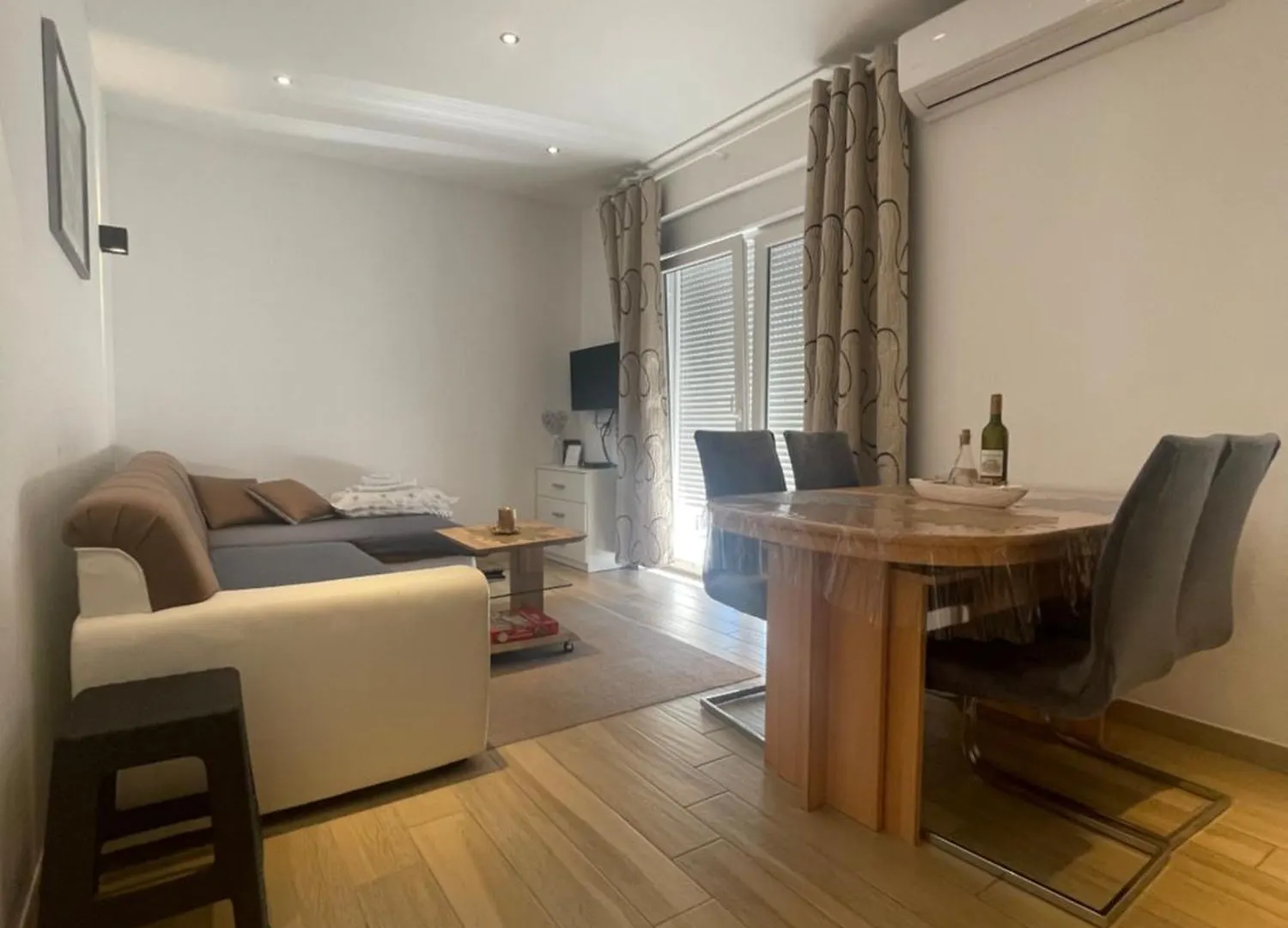 Dejablue Apartments Opric